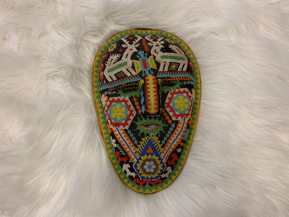 Colorful beaded African face mask 26404