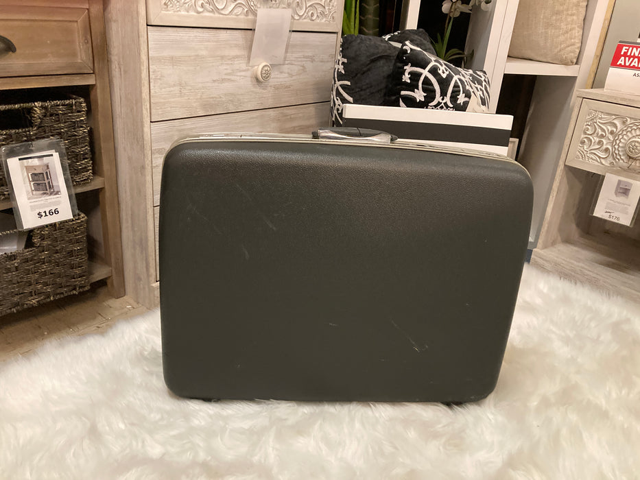 Samsonite 25" gray hardshell suitcase no keys 30304