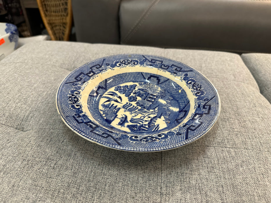 Blue Willow large bowl 30373