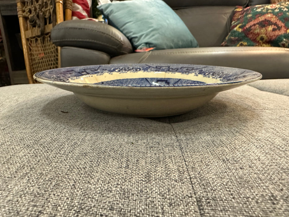 Blue Willow large bowl 30373