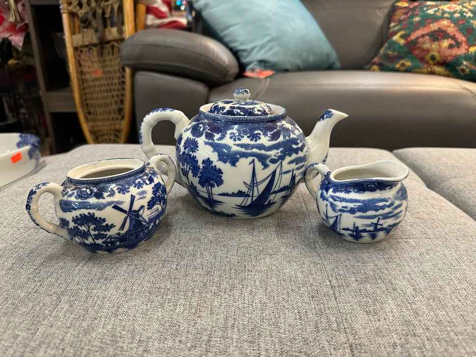 Blue Willow tea set 30362