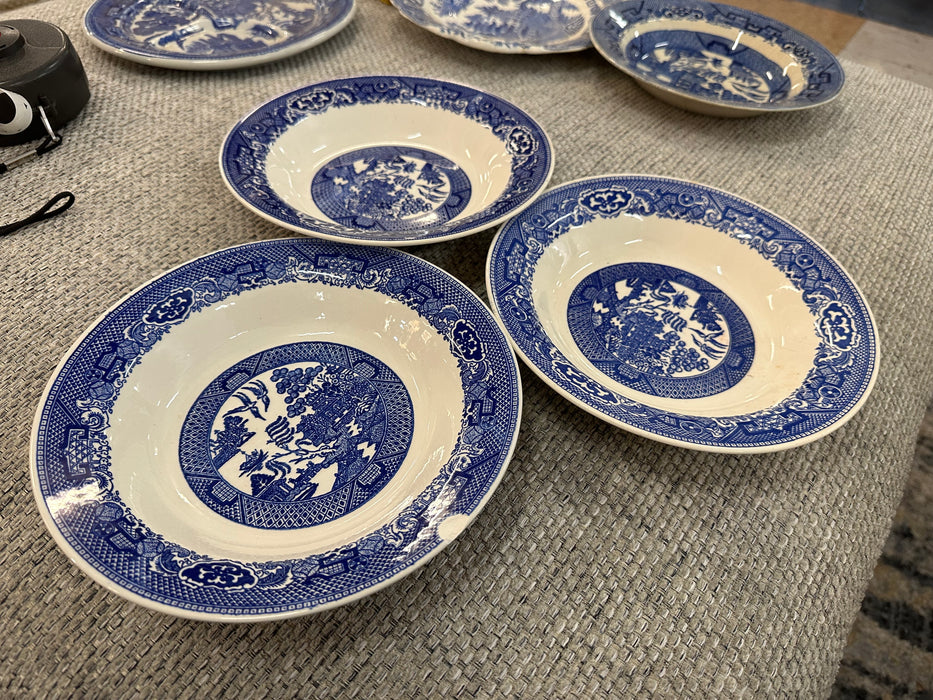 Blue Willow plate 3pc set 30371