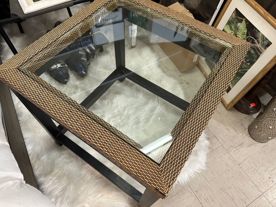 Glass top end table 30585
