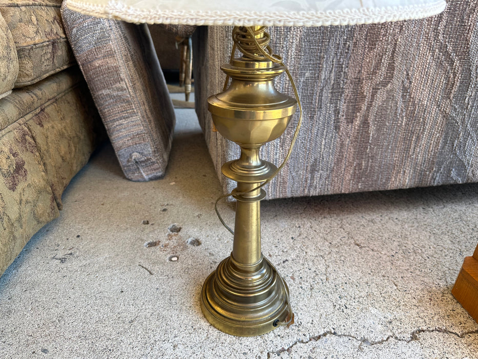 Brass lamp w/ shade 30718