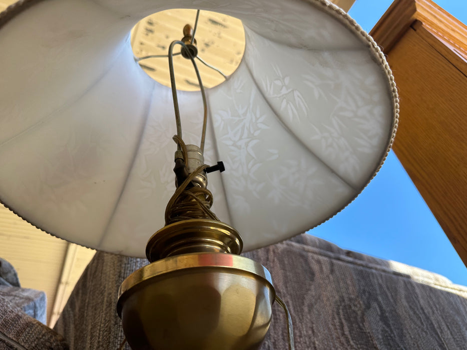 Brass lamp w/ shade 30718